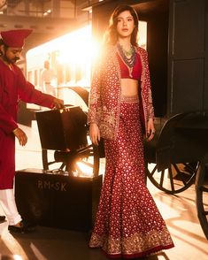 Jacket Suits For Women Indian, Bride Mom Outfit, Designer Suits For Women Indian, Sangeet Dress, Ridhi Mehra, Sangeet Outfit, Dresses Traditional, Anita Dongre