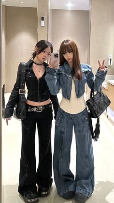 Bestie Outfits, Outfit Inspo Casual, Korean Street, Y2k Outfits, Korean Street Fashion, Stage Outfits, Fashion Books, Teen Fashion Outfits, K Idols