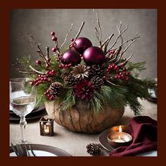 Christmas Arrangements Centerpieces, Floral Artists, Christmas Floral Designs, Christmas Coffee Table Decor, Centerpiece Flower, Holiday Table Centerpieces, Pretty Christmas Decorations, Winter Arrangements, Winter Centerpieces