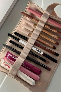 Makeup Collection Goals, Makeup Bag Essentials, Makeup List, Makeup Accesories, Small Makeup Bag, Makeup Obsession, Makeup Items, Lashes Makeup, Makeup Brands