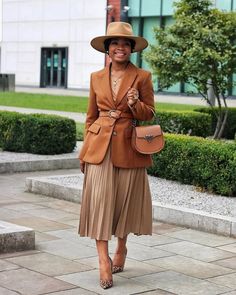 Earthy Tones Outfit, Earthy Tone Outfits, Mocha Mousse, Rok Outfit, Monochromatic Fashion, Monochromatic Outfit, Elegant Clothes, Chique Outfits, 가을 패션