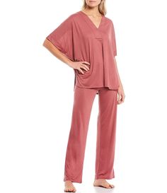 Comfortable Matching Loungewear Set, Casual V-neck Sleepwear For Home, Casual V-neck Sleepwear, Casual V-neck Sets For Pajama Party, Casual V-neck Pajama Party Set, Spring Lounging Sets With V-neck, Spring Lounging V-neck Sets, Comfortable Relaxed Fit Tops For Home, Casual V-neck Tops For Pajama Party