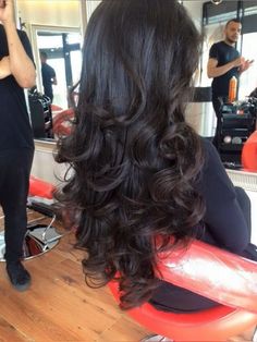 #black #hair #blackhair #blowout #curls #haircare #girltips #hairstyle Straight Hair With Curled Ends, Lots Of Layers Long Hair, Curled Long Hair, Perfect Curly Hair, Hair Inspiration Long, Hair Done