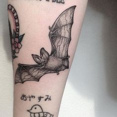 Bat Skeleton Tattoo, Small Bat Tattoo, Pointillism Tattoo, Tattoos Masculinas, Gotik Tattoo, Geometric Tattoo Pattern, Bat Skeleton, Skeleton Tattoo