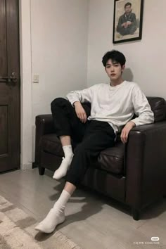 Long Sleeve Pose Reference, Male Sitting Reference, Sitting Up Pose, Male Poses Sitting, Guy Sitting On Couch, Men Sitting Poses, Rich Boyfriend, Pose Man