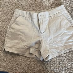 Never Worn. Women’s Size 4 Khaki Shorts Oc Inspo, Shorts Women, Khaki Shorts, Womens Sizes, Size 4, Womens Shorts, Women Shopping, Color