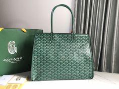 DM for whatsapp to order +86 13320070930 Goyard Paris, Extreme Flexibility, Perforated Leather, Green Bag, Long Handles, Crossbody Shoulder Bag, Sliders