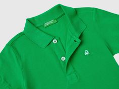 Short sleeve polo shirt in pure organic cotton with embroidered logo at left breast. Classic collar with partial opening with buttons, slits at the bottom. Classic cut and the utmost comfort. Green Cotton Polo Shirt With Ribbed Collar, Green Cotton Polo Shirt With Collared Neckline, Green Collared Cotton Polo Shirt, Green Cotton Collared Polo Shirt, Long Sleeve Cotton Polo Shirt With Button Closure, Cotton Long Sleeve Polo Shirt With Button Closure, Long Sleeve Cotton Polo Shirt With Buttons, Green Cotton T-shirt With Buttons, Cotton Polo Shirt With Buttons