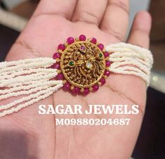 Gold Jada, Cotton Saree Designs, Gold Necklace Indian, Gold Necklace Indian Bridal Jewelry, Beaded Necklace Designs, Fancy Blouse, Necklace Indian, Gold Jewelry Stores, Gold Pendant Jewelry