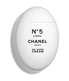 Minimalist Packaging, Chanel N° 5, Chanel No 5, Chanel Beauty, Shopping Chanel, Chanel Paris, No 5, A Novel, Ylang Ylang