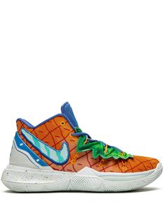 Supplied by a premier sneaker marketplace dealing with unworn, already sold out, in demand rarities. Each product is rigorously inspected by experienced experts guaranteeing authenticity. The SpongeBob SquarePants x Nike Kyrie 5 “Pineapple House” is an adorable design inspired by SpongeBob SquarePants’s home on the beloved cartoon. Elaborating on the initial SpongeBob collaboration series of the Nike Kyrie 5 with colorways dedicated to the eccentric characters of the show, the “Pineapple House” design features a pineapple motif across the upper. The Swoosh on the mid-panel uses an airy blue color scheme to mimic the windows of SpongeBob’s house with the overlaid lace shield reimagined in the theme of the leafy roof. Classic orange Nickelodeon branding appears on the lace shield with a Spon Spongebob Kyrie Shoes, Kyrie Spongebob Shoes, Spongebob Items, Vball Shoes, Nike Baskets, Nike Dance, Hoop Shoes, Pink Basketball Shoes, Nike Images