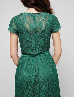 A-Line Elegant Dress Holiday Cocktail Party Floor Length Short Sleeve V Neck All Over Lace with Crystal Brooch Green Plus Size Dresses, Floor Length Lace Dress, Party Floor, Military Ball Dress, Formal Dresses Australia, Holiday Cocktail Party, Military Ball Dresses, Dresses Australia, Holiday Cocktail