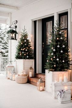 Celebrate with snowy vibes! 🌨🚪 Choose from 21 porch decors to embody the winter wonder. Every visitor will feel the festive cheer! Snowy Vibes, Front Door Christmas, Christmas Entryway, Christmas Door Decoration, Christmas Front Door