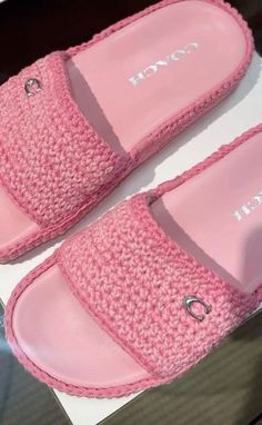 Coach Slides, Luxury Sandals, Pretty Sandals, Mode Crochet