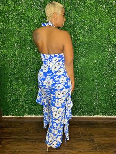 Freshen up your wardrobe in this breezy silhouette floral showstopper! This set is vacation worthy, featuring a smocked strapless top which balances out the swingy wide leg cut bottoms. Team with flats or heels for an effortless but statement stopping look. “𝕎𝕙𝕖𝕣𝕖 𝔽𝔸𝕊ℍ𝕀𝕆ℕ 𝕄𝕖𝕖𝕥𝕤 𝔽𝕀𝔼ℝℂ𝔼” Details & Care -Two piece set -Blue floral print tube top (can be worn several ways) -Accordion back (top/stretch) -Non stretch fabric -Knot detail -Self tie -Matching high waisted pants -Wi Spring Vacation Bottoms With Smocked Back, Fitted Floral Print Bottoms For Vacation, Floral Print Bottoms For Vacation Day Out, Flowy Bottoms For Summer Brunch, Flirty Floral Print Bottoms For Spring, Flirty Floral Print Spring Bottoms, Chic Bandeau Summer Bottoms, Chic Bottoms With Smocked Back For Vacation, Floral Print Beachwear Bottoms For Brunch