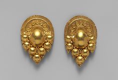 Etruscan Jewelry, Gold Jhumka Earrings, Ancient Jewellery, Art Ancien, Antique Gold Jewelry, Gold Jewelry Earrings, Gold Jewelry Simple, Bridal Gold Jewellery Designs