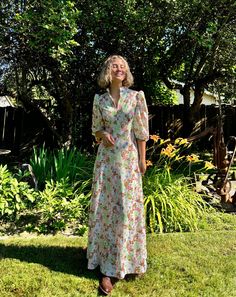 Size: Small Details: The sweetest 70's garden/floral maxi dress with vibrant colors, collar & puffed sleeves. So elegant and unique.  Measurements: ** Vintage sizing can vary from today's standards. Please see measurements.  Seems to best fit a true: Small  Bust (pit to pit): 17" Arm Length: 15" Waist: 15" Overall Length: 56.5" Condition: Excellent Vintage condition.  Please note that all of our items are vintage and pre-loved so may show signs of some wear. If you have any further questions ple Spring Fitted Maxi Dress With Puff Sleeves, Fitted Puff Sleeve Maxi Dress For Garden Party, Floral Print Puff Sleeve Maxi Dress For Garden Party, Vintage V-neck Maxi Dress For Garden Party, Fitted Floral Print Maxi Dress With Puff Sleeves, Retro Floral Print Maxi Dress For Daywear, Retro Spring Maxi Dress For Garden Party, Retro Maxi Dress For Spring Garden Party, Retro Spring Maxi Dress For Daywear