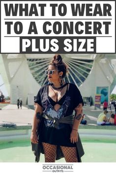 Plus size girl attending a concert Rock Concert Outfit Plus Size, Summer Rock Concert Outfit, Concert Outfit Night, Plus Size Festival Outfit, Outdoor Concert Outfit, Rocker Chic Outfit, Concert Outfit Plus Size