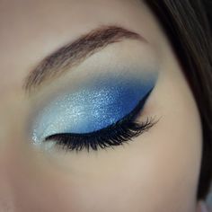 Tomboy Makeup Ideas, Light Blue Prom Makeup, Blue Prom Makeup, Tomboy Makeup, Cinderella Makeup, Blue Eyeshadow Makeup, Light Blue Prom, Quinceanera Makeup, Maquillage On Fleek