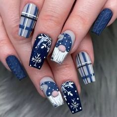 Frosty Fingertips: Nail Designs to Nail the Cold Season #glaminati #nails #nailart #naildesigns #frenchnails #coffinnails #almondnails #ombrenails #gelnails #acrylicnails #trendynails #winternails #winternaildesigns #holidaynails Christmas Nail Polish, Xmas Nail Art, Cute Christmas Nails, Christmas Gel Nails, Christmas Nail Art Designs, Winter Nail Art, Nailed It, Christmas Nail Designs