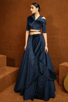 Ghagra Patterns, Black White Dress Outfit, Indo Western Gowns, Navy Blue Wedding Dress, Bride Maids, Wedding Dress For Bride, Western Gowns, Blue Wedding Dress, Dress For Bride