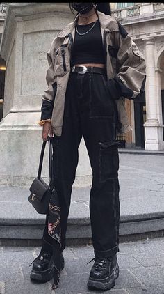 Industrial Outfit Style, Fem Streetwear, Badass Outfits For Women, Modern Grunge Outfits, Techwear Outfits Women, Dark Street Style, Streetwear Feminine, Lauren Burke, Alt Streetwear