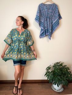 Beautiful, feminine, kaftan cotton top. Available in 3 colors: yellow, green and blue  Perfect to wear over shorts, slim skirt, jeans, or as a swimsuit coverup! Colorful addition to your summer beach wear!  One Size. Ties just under the bust. Kaftan Tops With Jeans, Kaftan Outfit, Bridesmaid Outfits, Kaftan Tops, Cotton Dressing Gown, Cotton Wrap Dress, Kaftan Top, Short Kaftan, Colorful Blouses