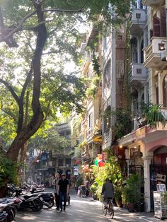 Hanoi, Vietnam 🇻🇳 #vietnam #vietnamtravel #hanoi #fall #autumn #travel #travelguide #aesthetic #photography #photooftheday Hanoi Shopping, Asia Travel Aesthetic, Vietnam Culture