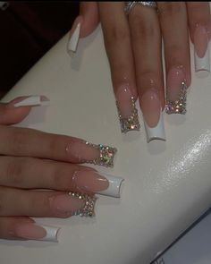 There's a new beauty trend taking over Instagram and it's absolutely stunning. Say hello to "quartz nails". Nails Acrylic Ringstone, Flare Square Nails, Nail With Gems Rhinestones, Nail Designs Rhinestones Simple, Nail Inspo Rine Stones, Gem Nails Acrylic, Nails Rinstone Simple, French Too With Rhinestones, French Tip Nails With Righnstones