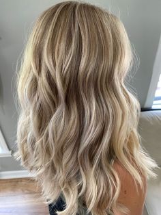 Blond Hair For Summer, Blonde Hair Inspiration With Lowlights, Light Blonde Partial Highlights, Pretty Blonde Balayage, Balayage Hair Blonde Babylights, Hair Styles With Blonde Highlights, Light Brunette Hair With Blonde Balayage, Blond Hair Highlights And Lowlights, Simple Blonde Balayage