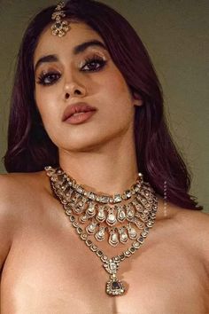 Adult Photoshoot, Jahnavi Kapoor, Bollywood Aesthetics, Janvi Kapoor, Jhanvi Kapoor, Avengers Cartoon, Bridal Makeup Images, Indian Bridal Photos, Janhvi Kapoor