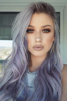 Grey Ombre Hair Ideas to Rock this Year ★ See more: http://lovehairstyles.com/grey-ombre-hair-ideas/ Grey Ombre Hair, Kadeřnické Trendy, Color Balayage, Layered Hairstyles, Lilac Hair, Lavender Hair, Ombré Hair, Have Inspiration, Ombre Hair Color