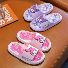 Kids Leather Shoes, Boys Slippers, Kuromi My Melody, Kids Snow Boots, Slippers Summer, Pink Hello Kitty, Soft Slippers, Kids Slippers, Summer Slippers