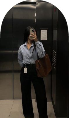 Outfit Ideas For Lawyers, Job Girl Aesthetic, Vision Board Ideas Lawyer, Office Fashion Aesthetic, Professional Outfits Women Aesthetic, Corporate Fits Women, Business Lawyer Aesthetic, Graphic Designer Office Outfit, Lab Outfits Women