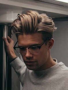 Medium Hairstyle, Guy Haircuts Long, Hot Hair Colors, Hair 2018, Corte De Cabelo Masculino, Fringe Hairstyles, Trendy Hair Color, Undercut Hairstyles, Mid Length Hair