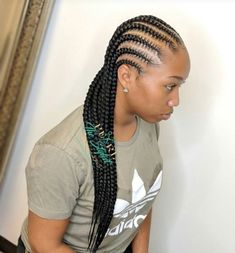 11 Cornrow Styles That Will Make You Want To Call Your Braider Right Now - Lisa a la mode Cornrows Straight Back, Straight Back Hairstyles, Natural Cornrow Hairstyles, Black Haircut Styles, Cornrow Braid Styles, Cornrow Styles, Feed In Braids, Black Women Short Hairstyles, Cornrows Styles