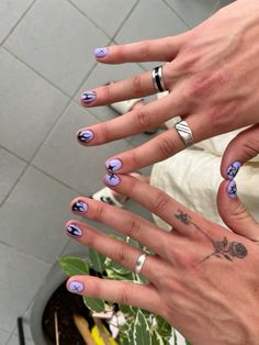 Black And Purple Nails Men, Purple Gel Nail Art, Mens Nail Art Designs Black, Aura Nails Men, Purple And Black Outfits Men, Nail Art For Guys, Men Nail Art Black, Masc Nail Ideas, Nails Designs For Men