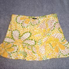 Seems To Run Big, Size Xs But Most Likely Will Fit Small/Medium As Well . Brand New With Tag Attached/ Green And Yellow Floral Print Summer Lookbook, Floral Mini Skirt, Green And Yellow, J Crew Factory, Yellow Floral, Big Size, Warm Weather, Mini Skirt, J Crew