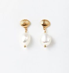 Take your ears on a thrill ride with our ultra cool earrings. The look is solid but the feel is light. Comfortable. Durable. Adorable. Mermaid Magic, A Messy Bun, Formal Jewelry, Mode Zara, Scallop Shell, Scallop Shells, Jewelry Essentials, Jewelry Lookbook, Shell Earrings