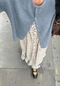 Mid Rise Jeans Outfit, Jeans Outfit Aesthetic, Summer Outfit Dress, Scandi Summer, Modest Girly Outfits, Outfit Dress, Outfits Fall, Outfit Aesthetic, Jeans Outfit