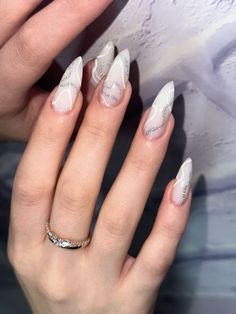 White Dress Nails, Beyaz Nail Art, Brown Acrylic Nails, Nagellack Trends, Pretty Gel Nails, Almond Acrylic Nails, Cute Gel Nails, Acrylic Nails Coffin Short, Shortening