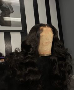 Black Lace Front Wigs Styles, Prom Hairstyles Lace Wig, Lace Front Wigs Black, Curls Lace Front Wigs, Wig Aesthetics, Wig On Mannequin, Black Lace Front Wigs, Black Lace Wig, Wigs Black