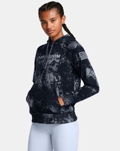 Ultra-soft cotton-blend fleece with brushed inside for extra warmth|Front kangaroo pocket|Ribbed cuffs & bottom hem|Main body fabric engineered to reduce fiber shedding leveraging Under Armour's Fiber Shed Test Method Tall Hoodies, Shirts For Leggings, Crop Top And Shorts, Short Sleeve Cropped Top, The Brave, Athletic Outfits, Under Armour Women, Athletic Pants, Accessories Jacket