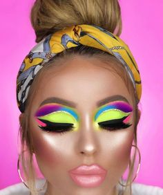 Makeup Courses, Drag Queen Makeup, Graphic Eyeliner, Queen Makeup, Makeup Course, Colorful Eye Makeup, Long Lashes