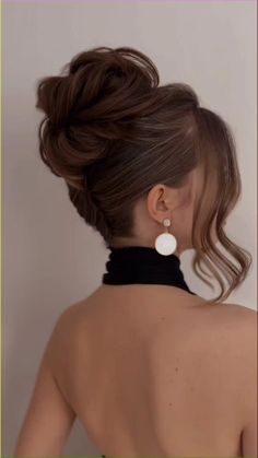 classy twist updo / high pile hairstyle  great for date night, weddings, prom, formal occasions Twist Updo, Formal Hairstyles For Long Hair, Viking Hair, Twisted Updo, Hair Upstyles, Easy Hair Updos, High Bun, Long Hair Updo, Hair Tutorials For Medium Hair