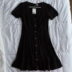 - In Perfect Condition - Never Worn - Size Us 4 H&m Black Short Sleeve Mini Dress, H&m Black Mini Dress For Day Out, H&m Casual Knee-length Mini Dress, Casual Knee-length Mini Dress By H&m, Casual Knee-length H&m Mini Dress, H M Outfits, Navy Blue Mini Dress, Brown Mini Dress, Sparkly Mini Dress