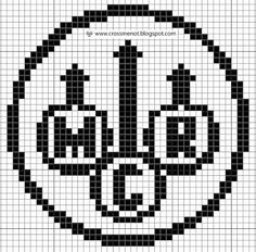 a cross stitch pattern with the letter d in black and white, as well as an image