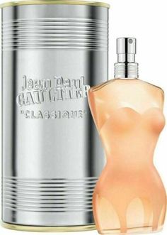 * DESCRIÇÃO TÉCNICA: Classique, de Jean Paul Gaultier, é um perfume importado feminino símbolo de sedução e extrema sensualidade. A fragrância best-seller e multifacetada da icônica marca foi criada para uma mulher sensual, carismática e com muita personalidade. Uma lembrança de infância que se tornou uma mulher fatal.Este perfume Eau de Toilette floral oriental faz de você uma femme fatale Jean Paul Gaultier. O aroma traz a delicadeza irresistível e reconfortante doçura da flor de laranjeira mi Jean Paul Gaultier Le Male, Jean Paul Gaultier Scandal, Jean Paul Scandal Perfume, Jean Paul Gaultier Classique, Jean Paul Gaultier Perfume Classique