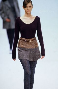 Mid 2000s Fashion, Aesthetic Outfits 90s, 2005 Fashion, Dresses Runway, 90s Winter, Wool Tights, Dolce And Gabbana Fashion, Skirt Inspiration, Outfit 90s