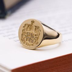 Mens Family Crest Ring, Family Crest Rings, Family Rings, Coat Of Arm, Ring Ideas, Wedding Mood, Family Crest, Mens Wedding Rings, Chains For Men